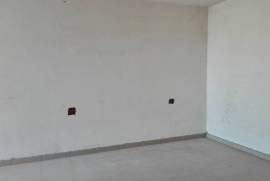 Shitet apartament 2+1 tek Kopshti Botanik, Πώληση