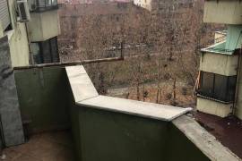 Super apartament me qera, Ενοικίαση