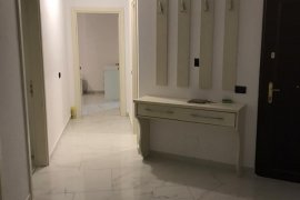 APARTAMENT ME QIRA 2+1, UNAZA E RE , Huren