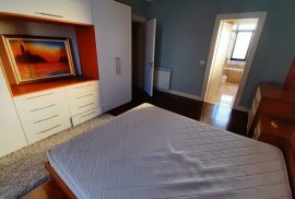 Jepet me Qera Apartament 123m2 2+1+2 me vend Parki, Miete