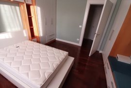 Jepet me Qera Apartament 123m2 2+1+2 me vend Parki, Ενοικίαση