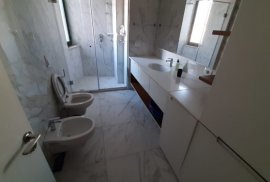 Jepet me Qera Apartament 123m2 2+1+2 me vend Parki, Miete