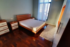 Jepet me Qera Apartament 123m2 2+1+2 me vend Parki, Miete