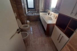 Jepet me Qera Apartament 123m2 2+1+2 me vend Parki, Miete