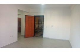 Jepet me qera apartament 2+1, Ενοικίαση