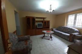 JEPET ME QIRA SHTËPI PRIVATE, KORÇË, Location