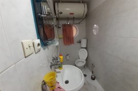 JEPET ME QIRA SHTËPI PRIVATE, KORÇË, Location