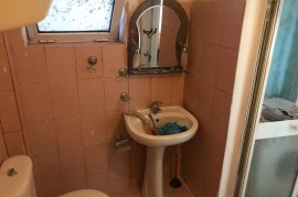 APARTAMENT ME QIRA 1+1 TE MYSLYM SHYRI, Huren