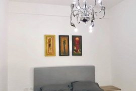 Jepet me qera Apartament 2+1 me parking 800€, 93m2, Ενοικίαση