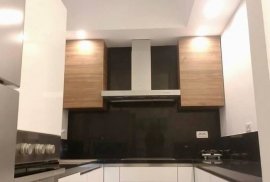 Jepet me qera Apartament 2+1 me parking 800€, 93m2, Ενοικίαση