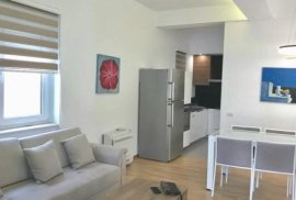 Jepet me qera Apartament 2+1 me parking 800€, 93m2, Ενοικίαση