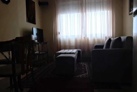 JEPET ME QIRA APARTAMENT 1+1NË LAGJEN 3, KORÇË, Miete