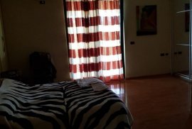 SHITET APARTAMENT 3+1 NË LAGJEN LONI DHAMO, LUSHNJ, Eladás