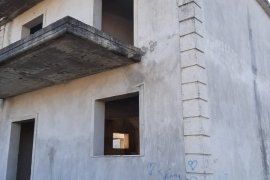 Shitet shtëpia 2-katëshe në Lagjen Skënderbej, Elb