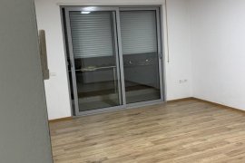 Apartament ne shitje prane Komunes se Parisit, Eladás