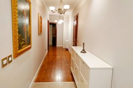 JEPET ME QIRA SUPER APARTAMENT 4+1 ME GARAZH NË BL, Ενοικίαση