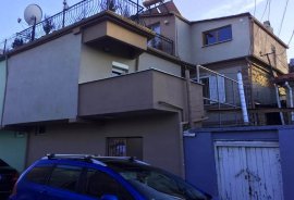 SHITET SHTËPI PRIVATE, 3 KATE LAGJA 8 KORÇË, Venta