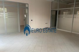 Tirane, ambjent me qira, 6.000 Euro Rr. Kavajes, Location