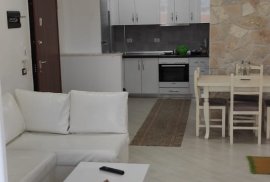 Super Apartament 3+1 ne Liqenin e Thate , Ενοικίαση