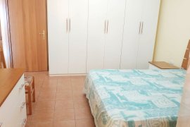 1+1+Ballkon (I Madh) Ne 21 Dhjetor - Pallat I Ri, Location