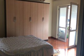 Jepet me qera apartment 2+1 ish tregu elktrik , Ενοικίαση