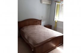 Jepet Me Qera Apartamenti 1+1 Ne Bllok, Huren