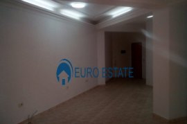 Tirane, apartament me qera 3+1, 700 Euro Ish Parku, Huren