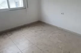 Shitet Apartament 2+1 me hipoteke.. Inxhinieria..!, Πώληση