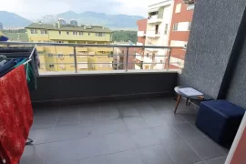 Super Apartament 2+1 me qira Liqeni i thate, Ενοικίαση