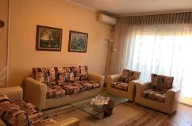 Jepet me qera apartament 2+1, Ενοικίαση