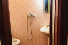 Jepet me qera apartament 2+1, Ενοικίαση