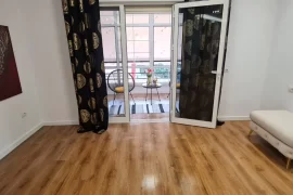 Apartament ne shitje, Sale