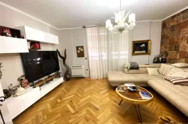 SHITET  APARTAMENT 3+1 PRANE SHESHIT WILLSON!, Πώληση