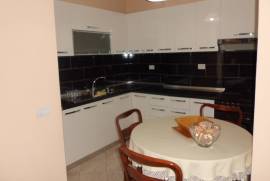 Jepet me qera apartament 2+1 , Alquiler