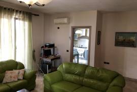 Shitet apartament  3+1 pranë pallateve  “Cabej&quo, Shitje