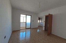 SHITET APARTAMENT NË LAGJEN 16, KORÇË, Shitje