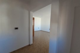 SHITET APARTAMENT NË LAGJEN 16, KORÇË, Eladás