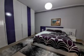 SHITET APARTAMENT NË LAGJEN 9, KORÇË, Πώληση