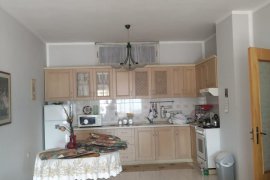 3+1+2WC+3Bllk (Zona E Ambasadave - 21 Dhjetor), Location