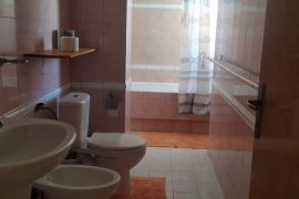 3+1+2WC+3Bllk (Zona E Ambasadave - 21 Dhjetor), Location