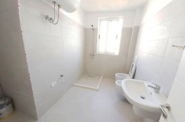 Shitet Apartament Komplet i Rinovuar: 1+1 , Πώληση