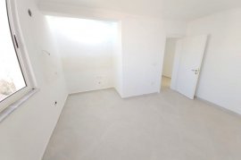 Shitet Apartament Komplet i Rinovuar: 1+1 , Vente