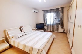 Apt 3+1+3Bllk (Xhamllik) Super Komod |, Location