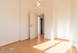 Shitet Apartament 2+1, I Pabanuar me Cdo Gje te Re, Venta