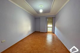 Jepet me qira Apartament , Ενοικίαση