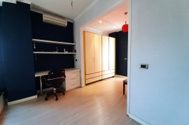 TEK KOMUNA PARISIT SHESIM APARTAMENT 2+1 !!!, Sale