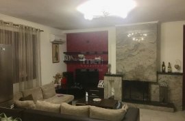 Shitet Apartament 2+1+2 Tek 21 Dhjetori. , Πώληση