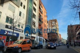 Tirane apartament me qera 2+1, 250 Euro Siri Kodra, Location