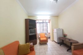 Në Shitje, Apartament 2+1 me Ballkon Tek Medreseja, Πώληση