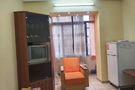 Në Shitje, Apartament 2+1 me Ballkon Tek Medreseja, Πώληση